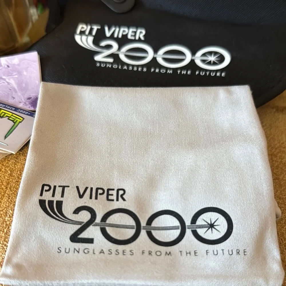 NWOT - Pit Viper Purple Sunglasses with Case and Cloth - Picture 4 of 6